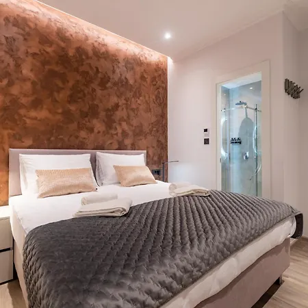 Apartamento At 4 & *