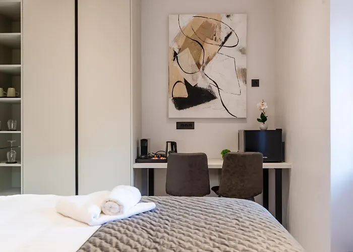 At 4 & Apartment Split