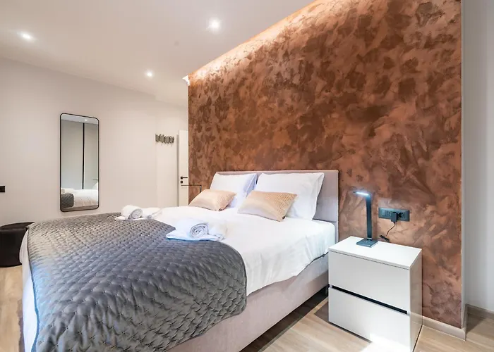 Apartment At 4 & Split