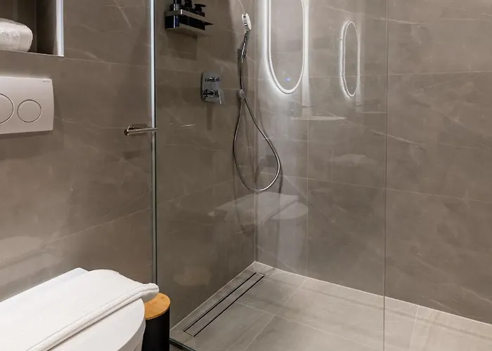 Apartment At 4 & Split